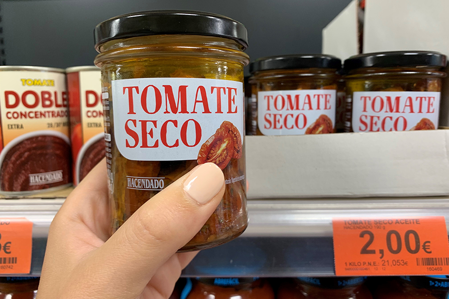 Tomate seco hidratado, con aceite y especiado, en el lineal de Mercadona