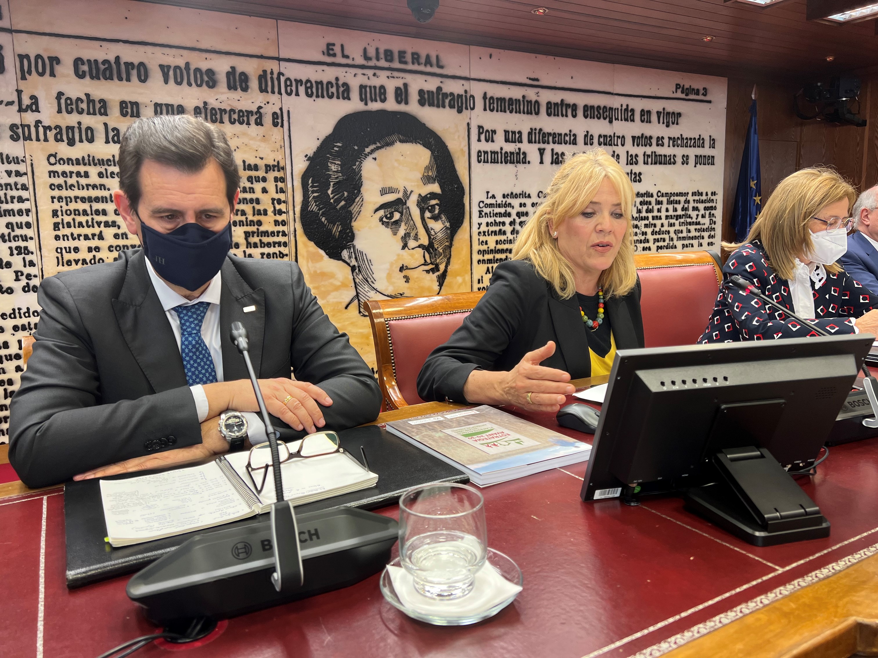 El Consell traslada al Senado las políticas pioneras de la Generalitat ...
