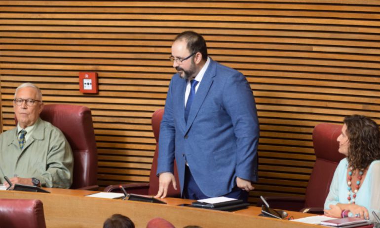 En este momento estás viendo Sellés: “Las resacas de las decisiones que toma el Partido Popular cuando gobierna las acabamos pagando años después los y las ciudadanas”