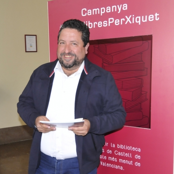 '100 llibres per xiquet', una iniciativa solidaria para la biblioteca de Castell de Cabres 