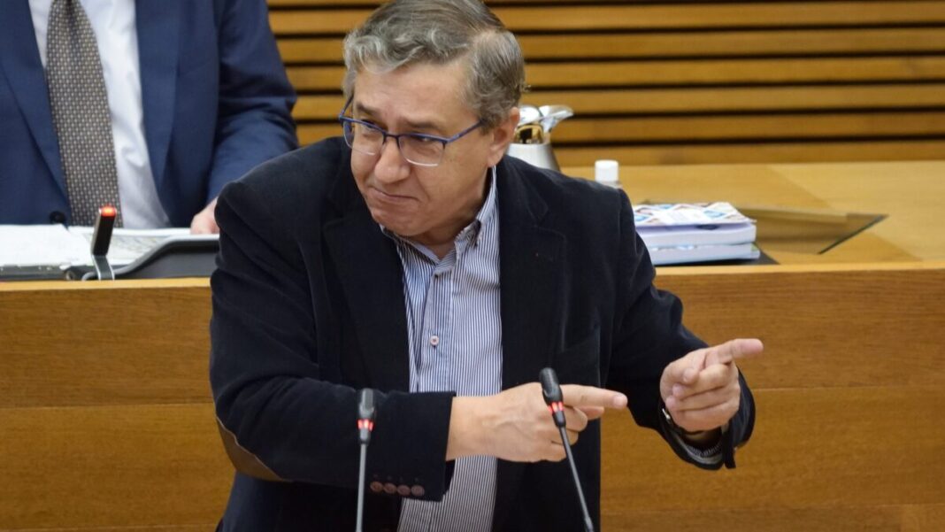 Rovira pide al tripartito que “deje de tomar el pelo” a los ciudadanos y le invita a hacer autocrítica por sus incumplimientos