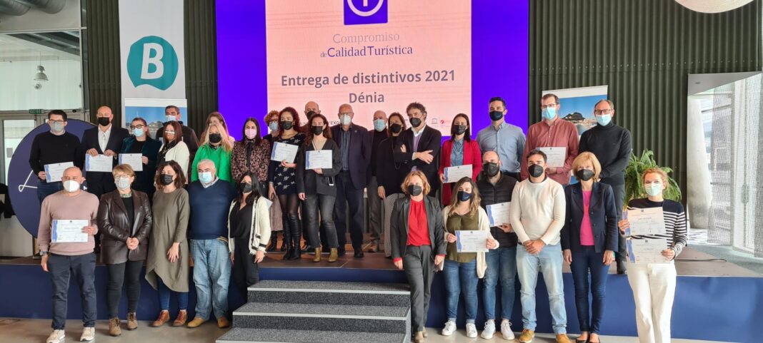 Colomer entrega en Dénia nuevos distintivos de calidad turística Sicted a doce entidades del municipio